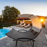 Apartamento My Dalmatia - Neda With Shared Pool *