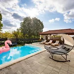 My Dalmatia - Neda With Shared Pool Apartamento Galovac (Zadar)