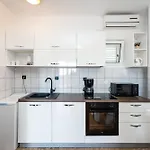 My Dalmatia - Neda With Shared Pool Apartamento