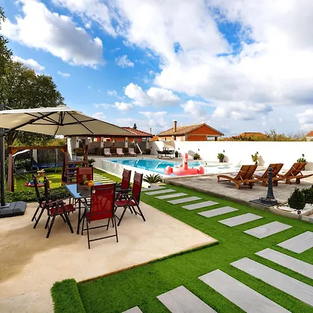 Apartment My Dalmatia - Neda With Shared Pool