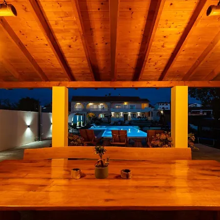 My Dalmatia - Neda With Shared Pool Galovac (Zadar)