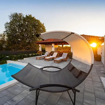 Apartment My Dalmatia - Neda With Shared Pool *