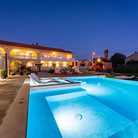 My Dalmatia - Neda With Shared Pool Apartment Galovac (Zadar)
