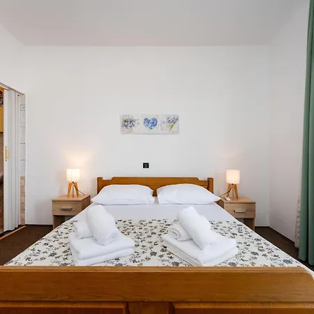 Apartment My Dalmatia - Neda With Shared Pool