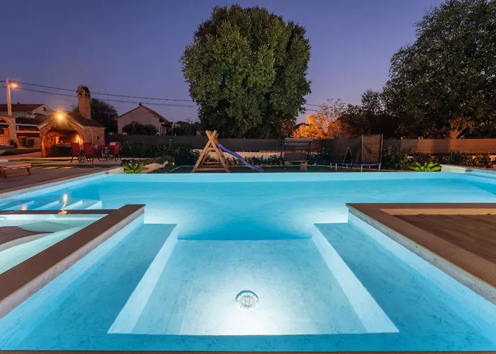 My Dalmatia - Neda With Shared Pool Galovac (Zadar)