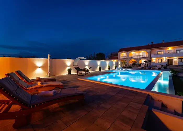 My Dalmatia - Neda With Shared Pool * Galovac (Zadar)