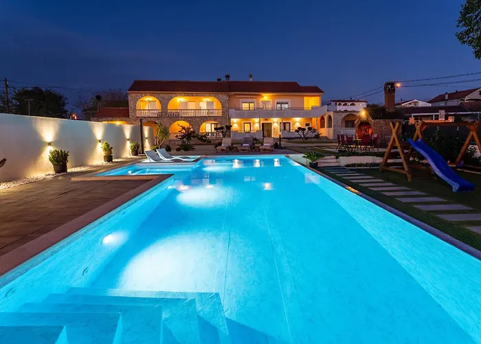 My Dalmatia - Neda With Shared Pool 公寓 *