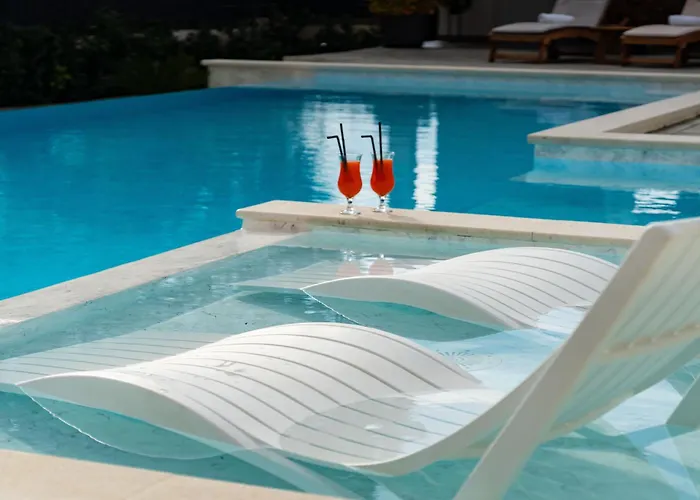 My Dalmatia - Neda With Shared Pool * Galovac (Zadar)