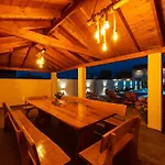 My Dalmatia - Neda With Shared Pool * Galovac (Zadar)