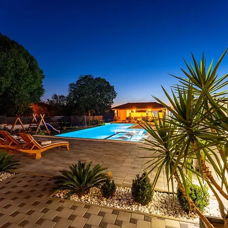 My Dalmatia - Neda With Shared Pool Galovac (Zadar)