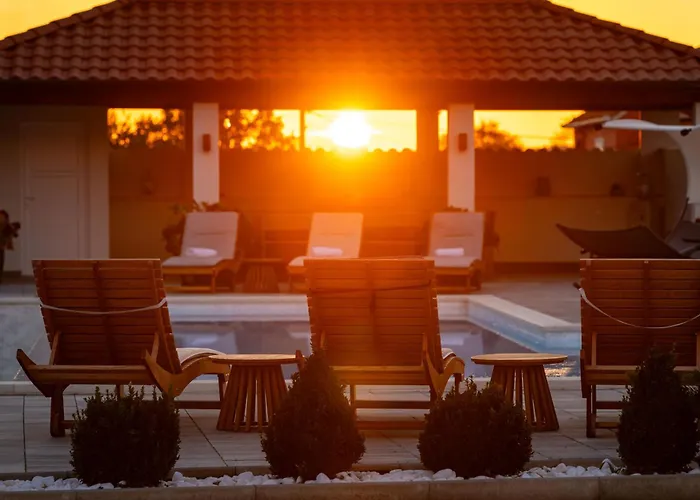 My Dalmatia - Neda With Shared Pool *