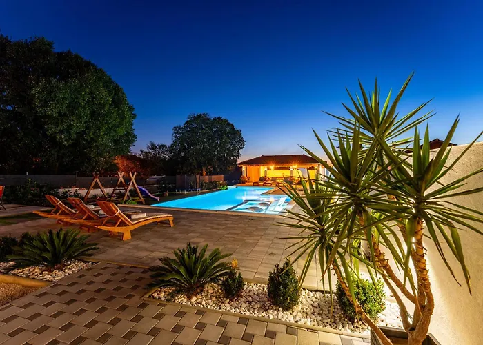 My Dalmatia - Neda With Shared Pool Galovac (Zadar)