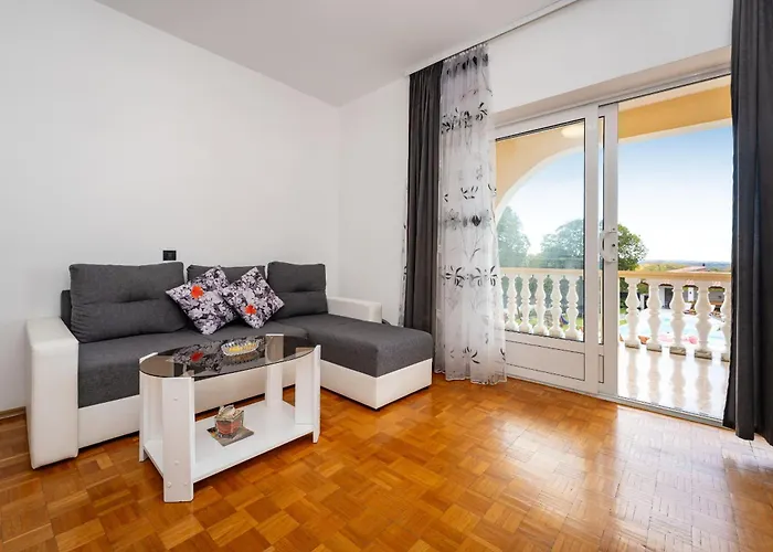 My Dalmatia - Neda With Shared Pool