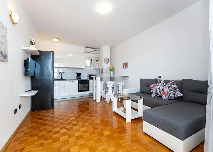 Apartman My Dalmatia - Neda With Shared Pool Galovac (Zadar)