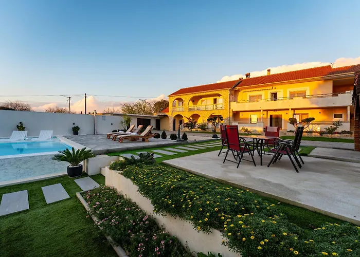 My Dalmatia - Neda With Shared Pool Apartman *