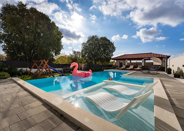 My Dalmatia - Neda With Shared Pool Galovac (Zadar)