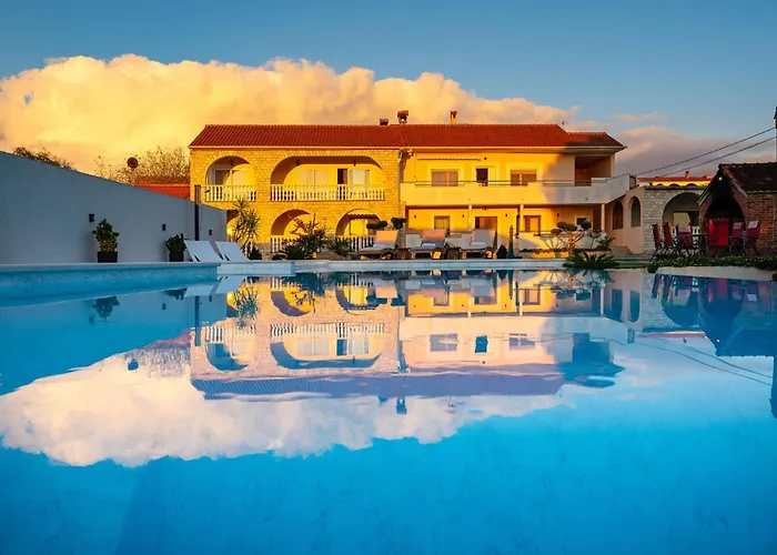 My Dalmatia - Neda With Shared Pool *