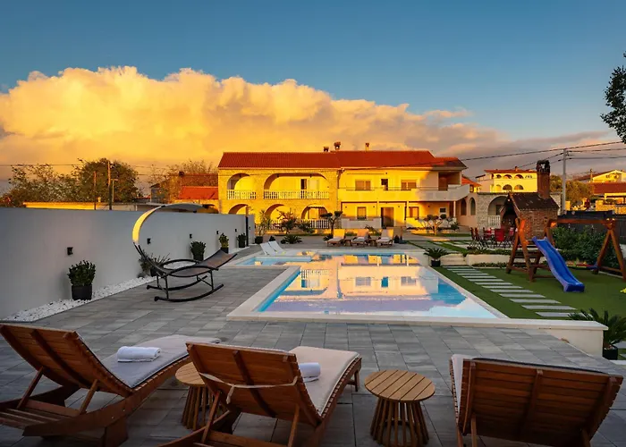 My Dalmatia - Neda With Shared Pool Lägenhet