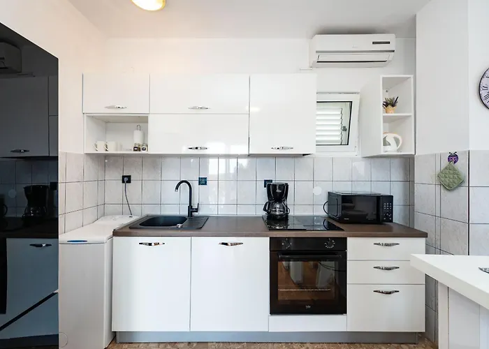 My Dalmatia - Neda With Shared Pool Apartman Galovac (Zadar)